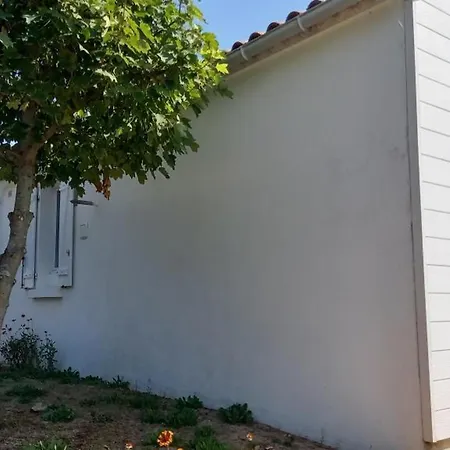 Charmante Maison Avec Jardin Pres Pour 4 Pers. - Fr-1-540-312